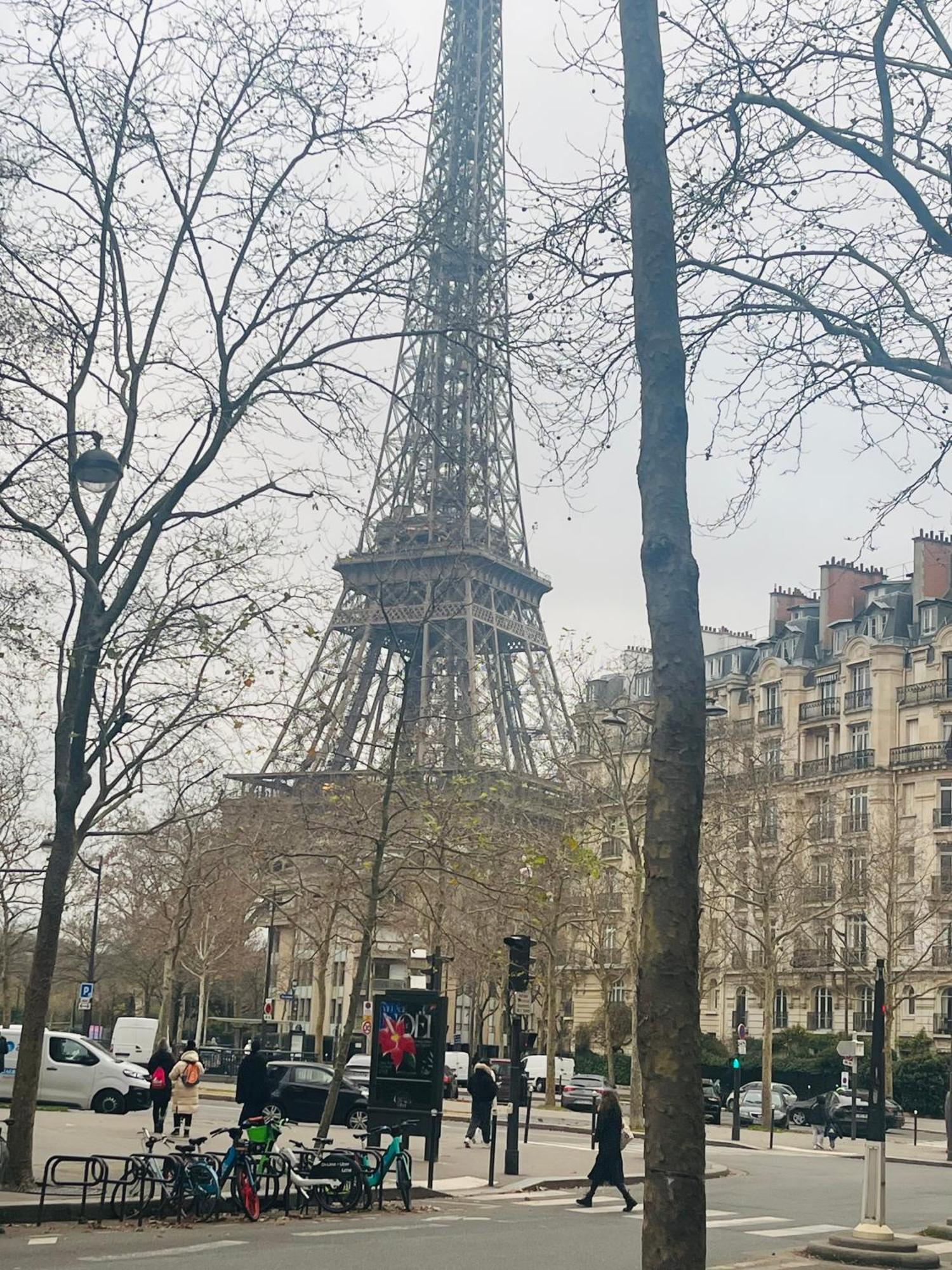 Charmante Place A Deux Pas De La Tour Eiffel * Parijs